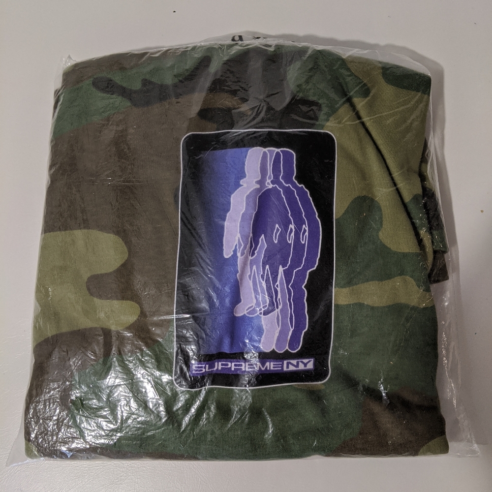 Supreme (rare) Large t shirt worn once